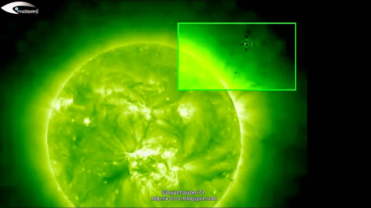 Сотрудники НАСА сфотографировали возле Солнца странный квадратный объект (Фото)