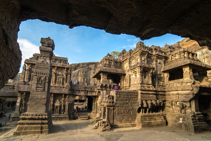 Таинственный храм в Индии был вырезан из одной скалы, и это зрелище