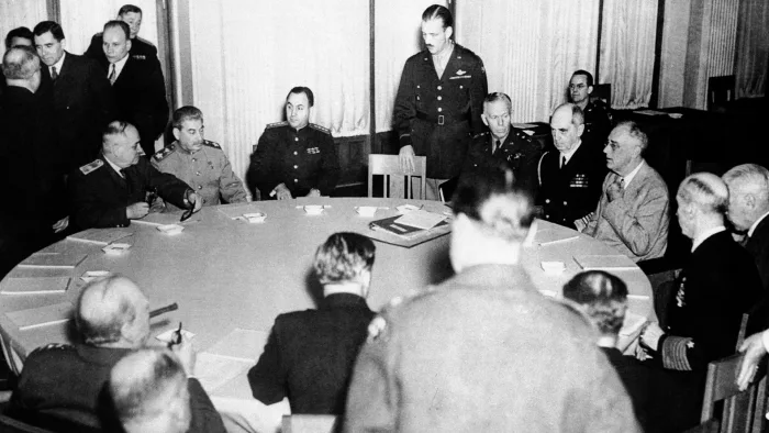 Как "Большая тройка" развязала холодную войну на Ялтинской конференции 1945 года
