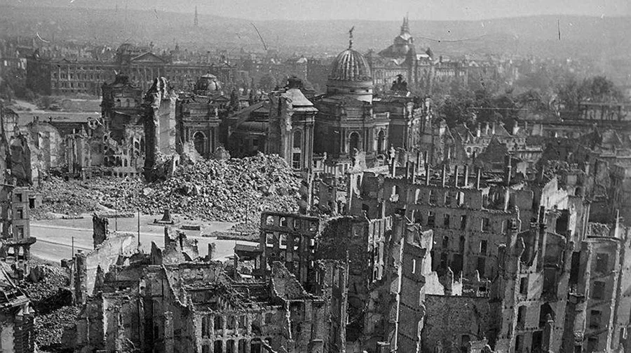 Бомбардировка Дрездена : Предыстория и последствия