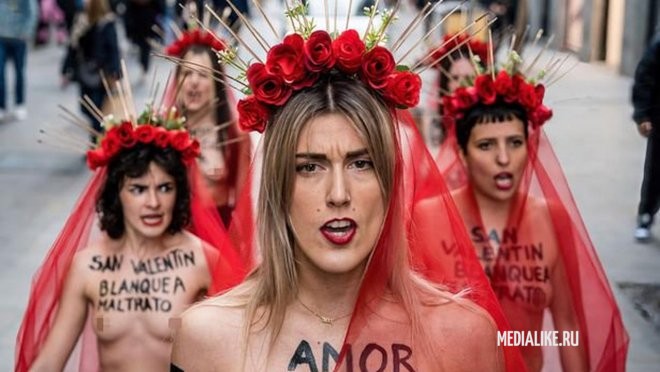 Топлес-протест активисток Femen в Мадриде